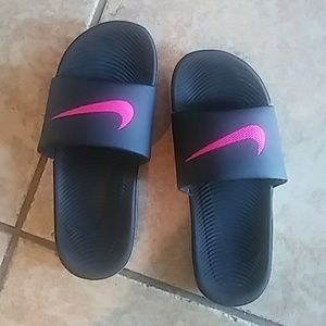 Nike slides
